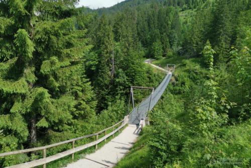 Blick zur Hängebrücke