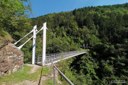 Einsame Hängebrücke