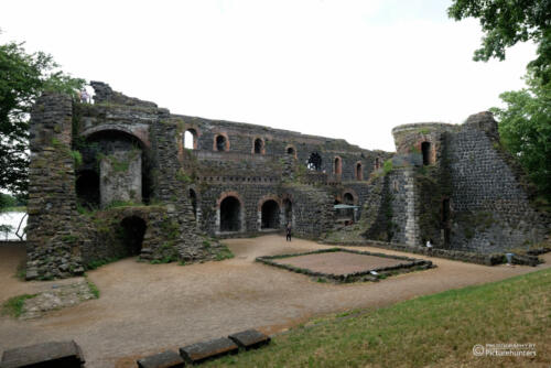 Ruine gesamt