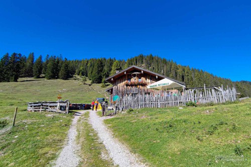 Gleich bei der Hütte