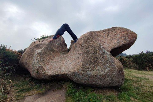 Yoga auf Felsen
