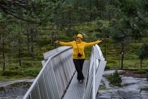 Andrea auf der Brücke