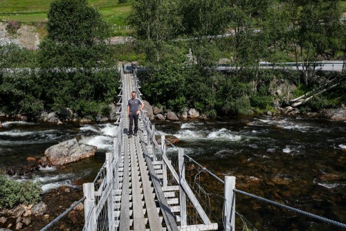 Wackelige Hängebrücke