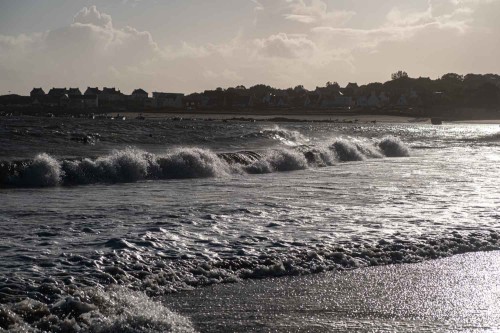 Wellen im Abendlicht