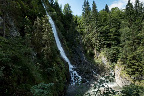 Großer Wasserfall
