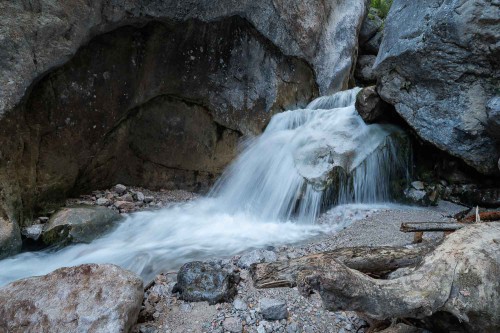 Kleiner Wasserfall