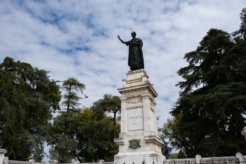 Statue