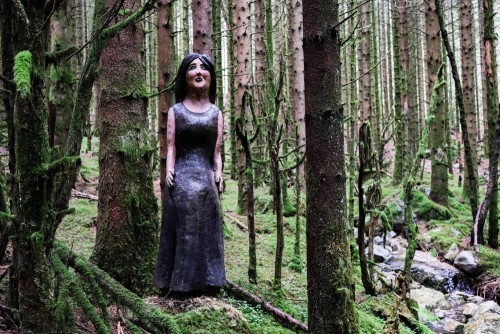 Lady im Wald