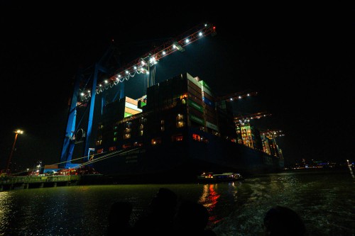 Großes Frachtschiff