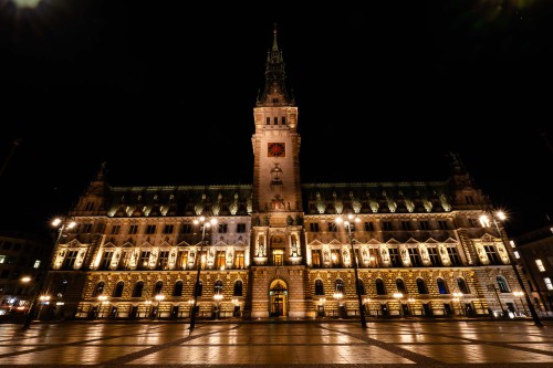Rathaus bei Nacht
