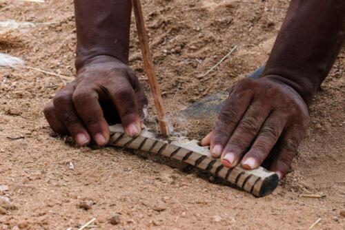 Traditionelles Feuermachen